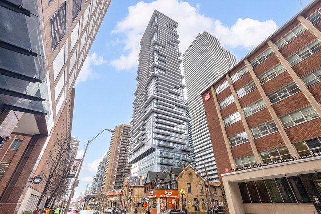 3902 - 634 Church Street