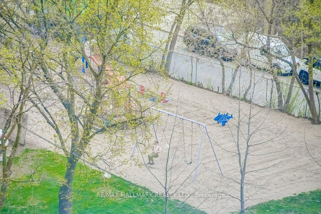 318 King Street E, Unit 907 - Photo 36