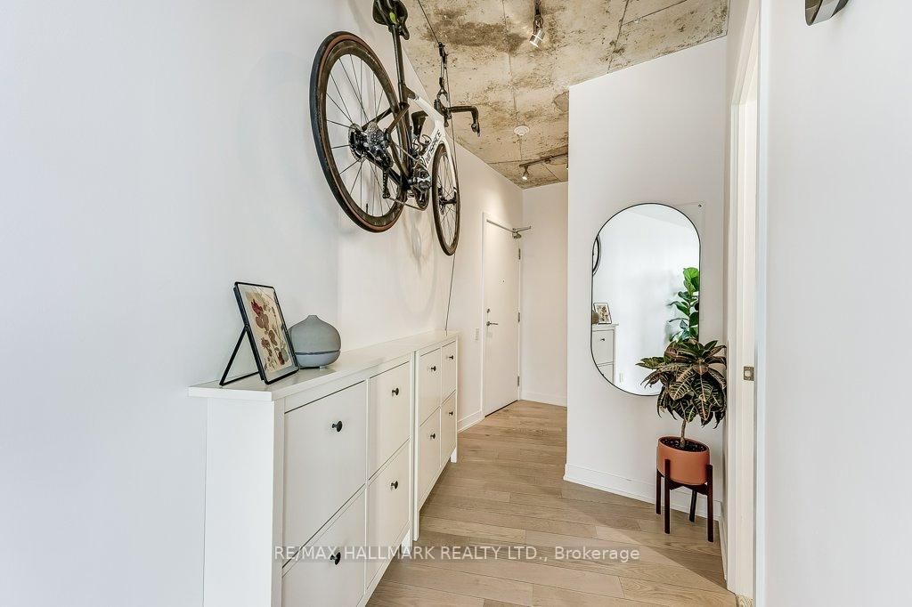 318 King Street E, Unit 907 - Photo 8