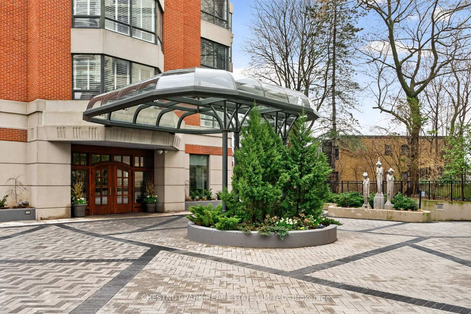 33 Jackes Avenue, Unit 701 - Photo 2