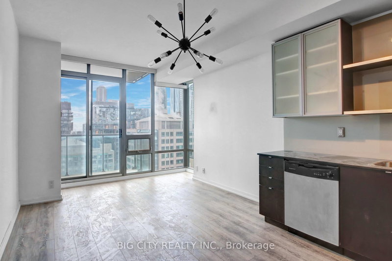 2001 - 33 Lombard St, Toronto, M5C 3H8 | Image 2