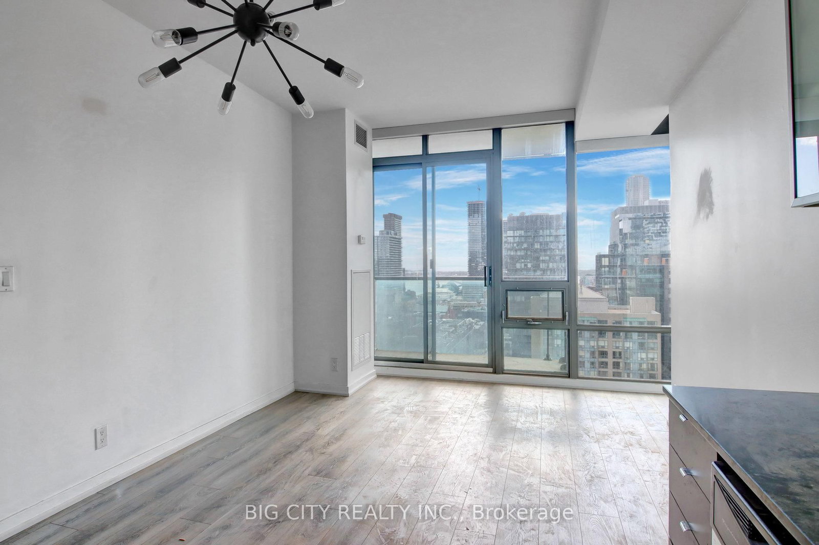 33 Lombard Street, Unit 2001 - Photo 5