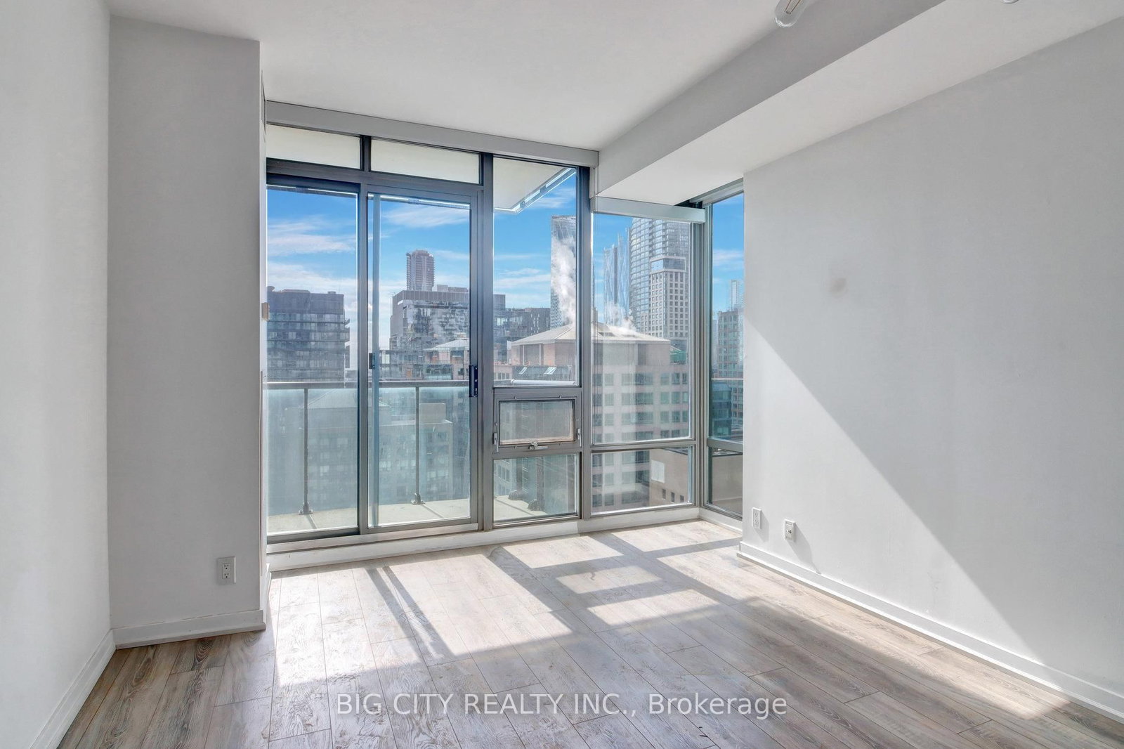 33 Lombard Street, Unit 2001 - Photo 6