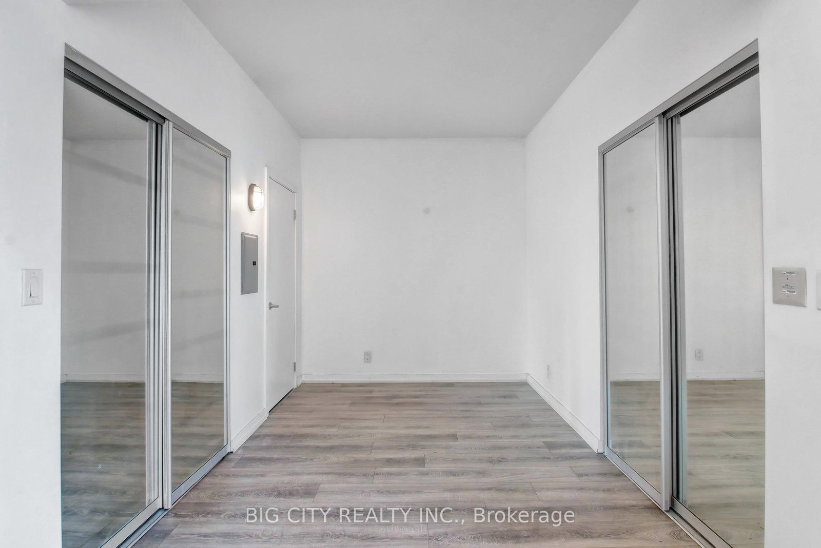 33 Lombard Street, Unit 2001 - Photo 9