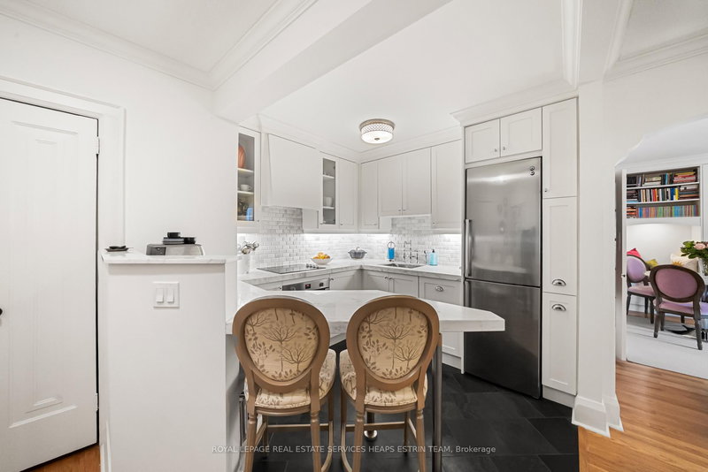 #205 - 480 Oriole Pkwy, Toronto, M5P 2H8 | Image 3