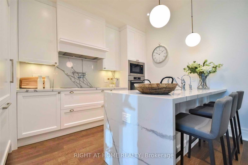 3503 - 311 Bay St, Toronto, M5H 4G5 | Image 2