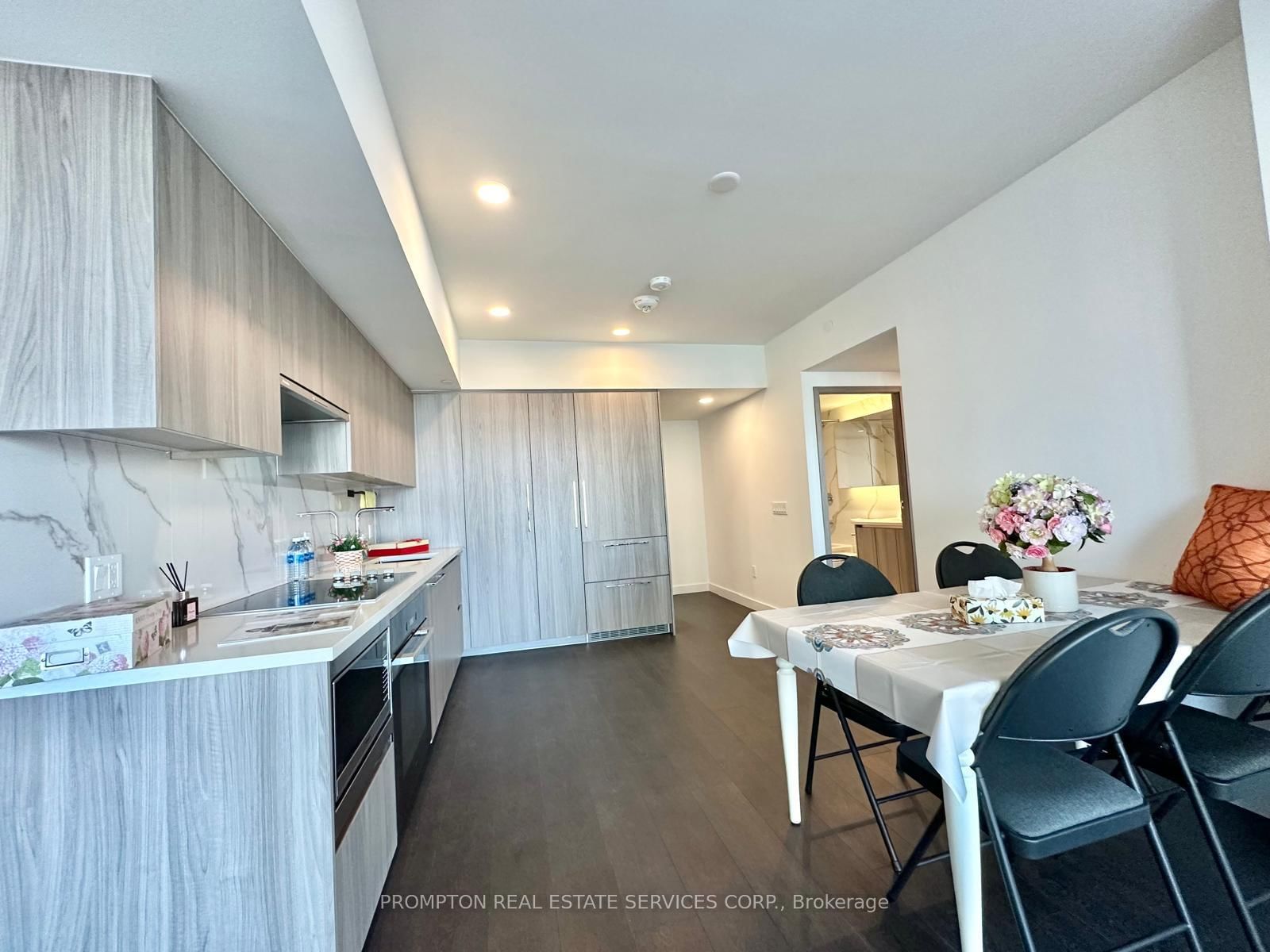 Condo for lease at 1010-1 Concord Cityplace Way, Toronto, Ontario, M5V 0X3 - Waterfront Communities C1 - MLS: C13002772