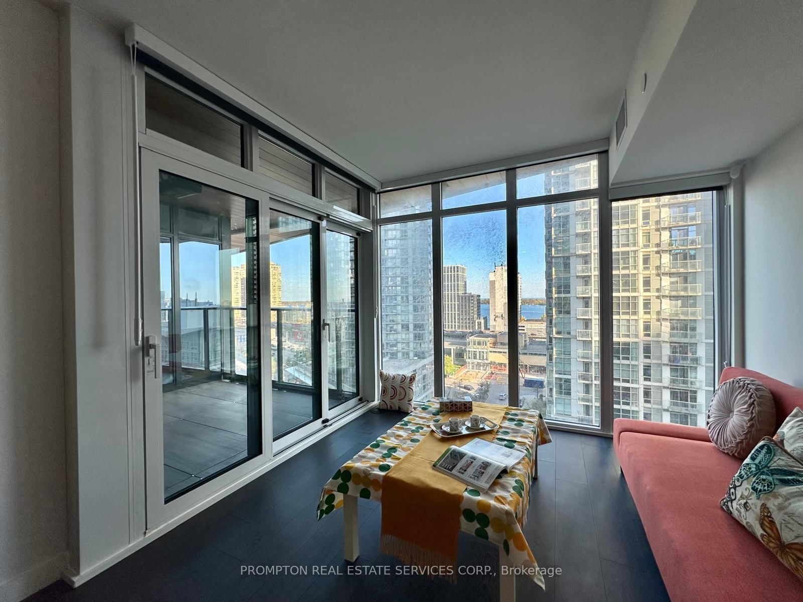 Condo for lease at 1010-1 Concord Cityplace Way, Toronto, Ontario, M5V 0X3 - Waterfront Communities C1 - MLS: C13002772