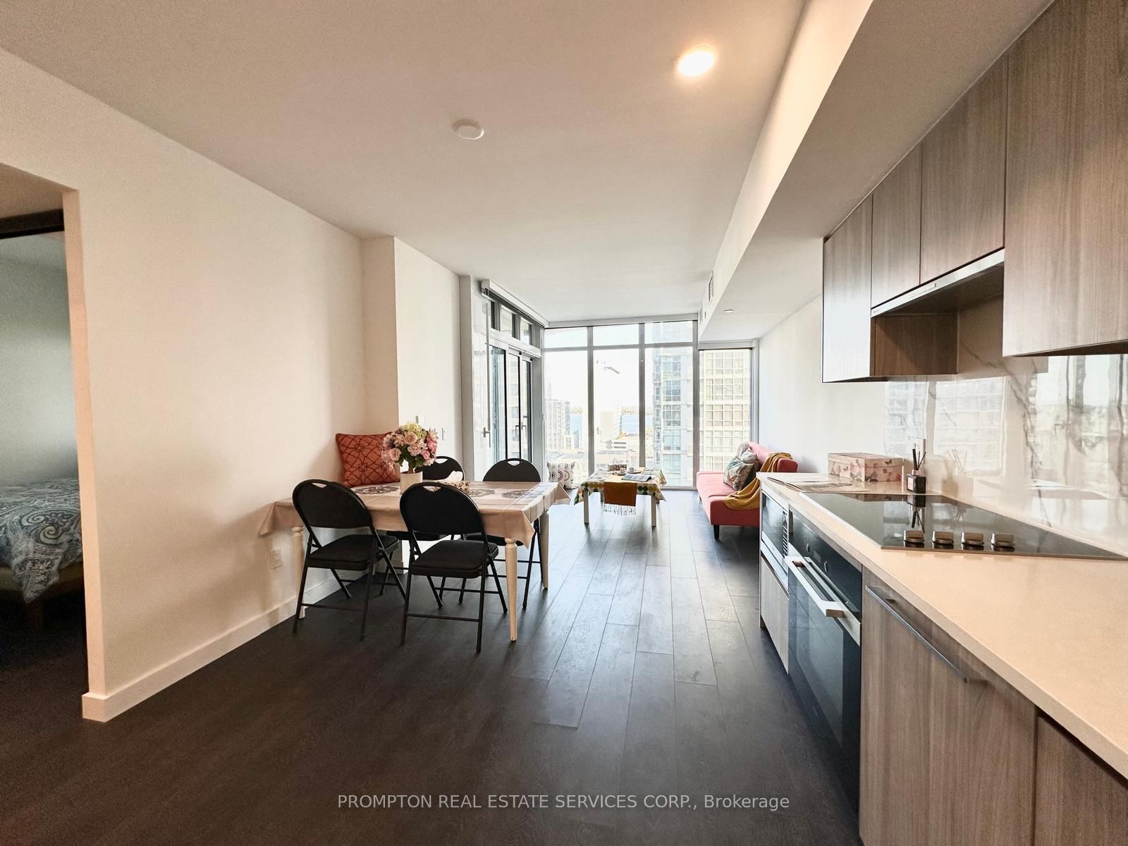 Condo for lease at 1010-1 Concord Cityplace Way, Toronto, Ontario, M5V 0X3 - Waterfront Communities C1 - MLS: C13002772