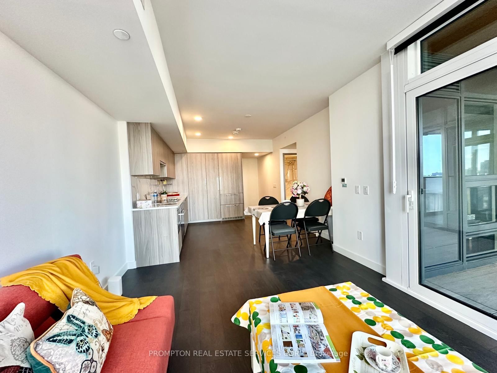 Condo for lease at 1010-1 Concord Cityplace Way, Toronto, Ontario, M5V 0X3 - Waterfront Communities C1 - MLS: C13002772