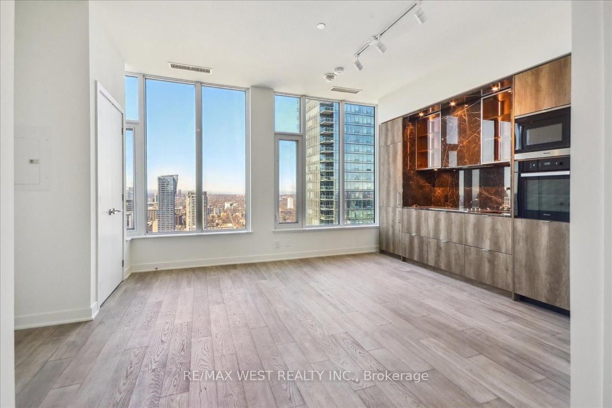 11 Yorkville Avenue, Unit 2902 - Photo 2