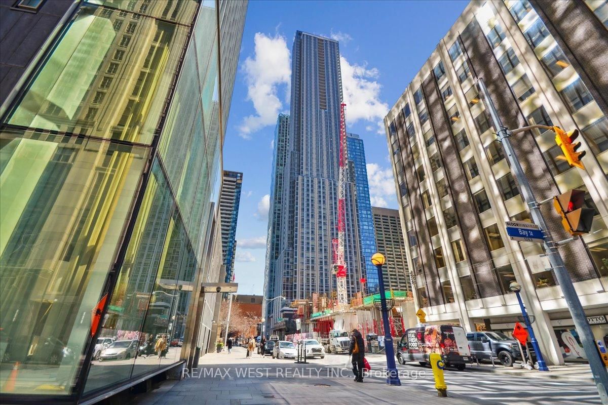 11 Yorkville Avenue, Unit 2902 - Photo 4