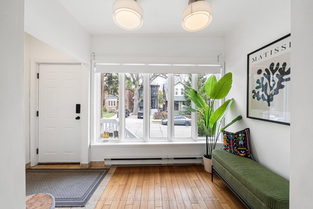 637 Hillsdale Avenue E