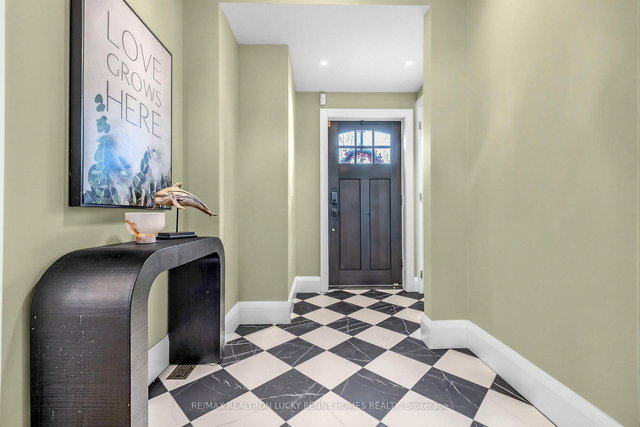 25 Cortleigh Boulevard