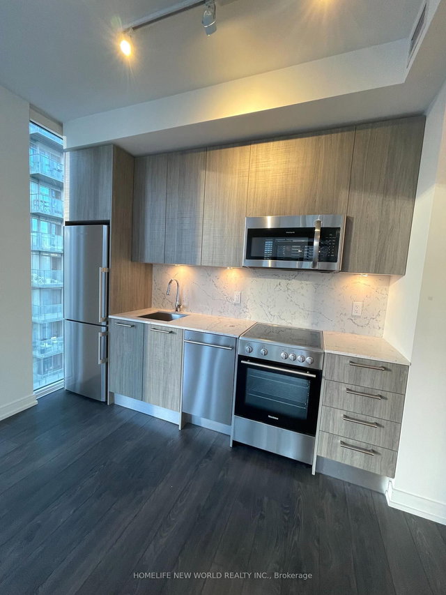 1207 - 28 Wellesley Street E