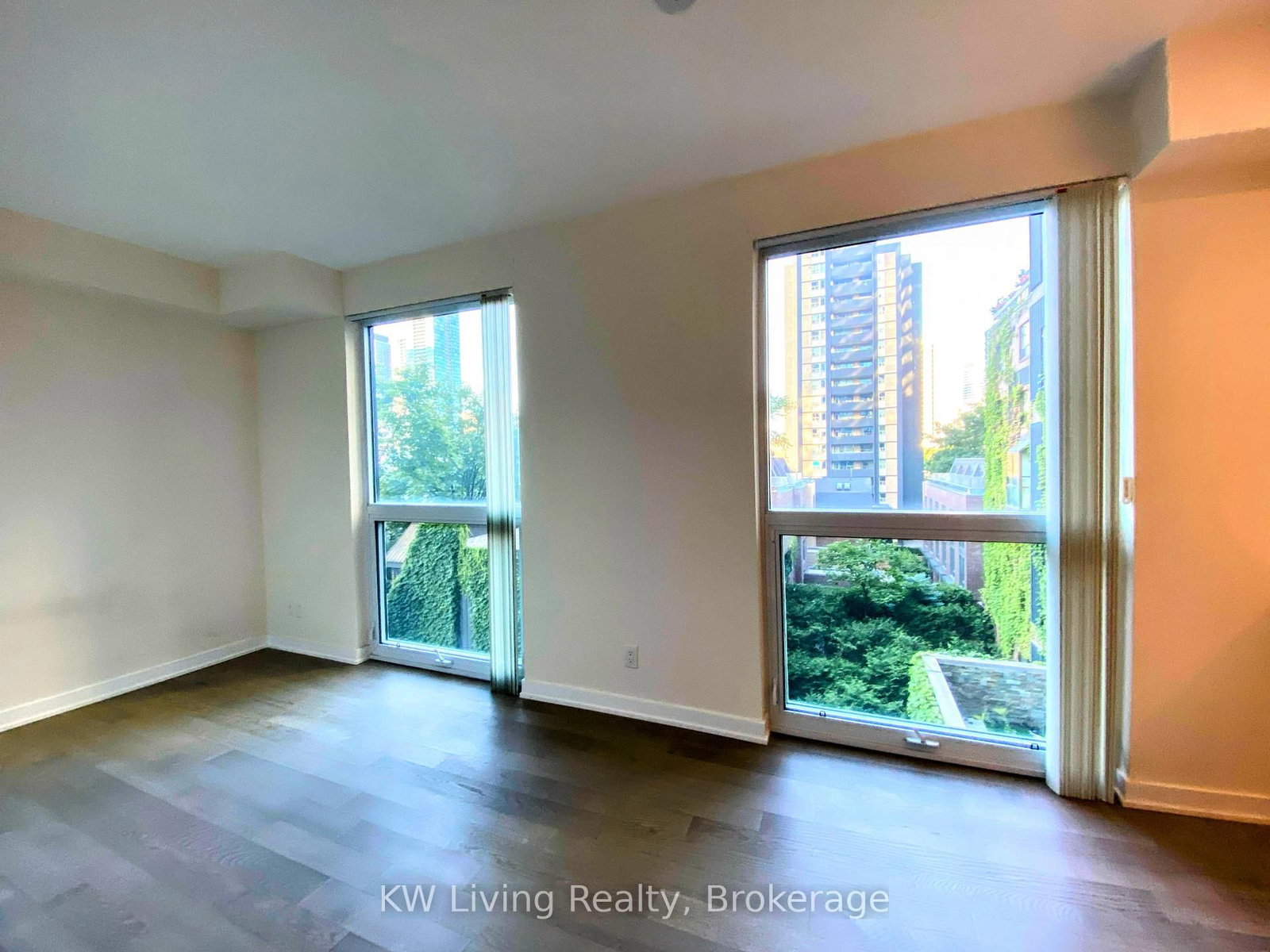 17 Dundonald Street, Unit 406 - Photo 14