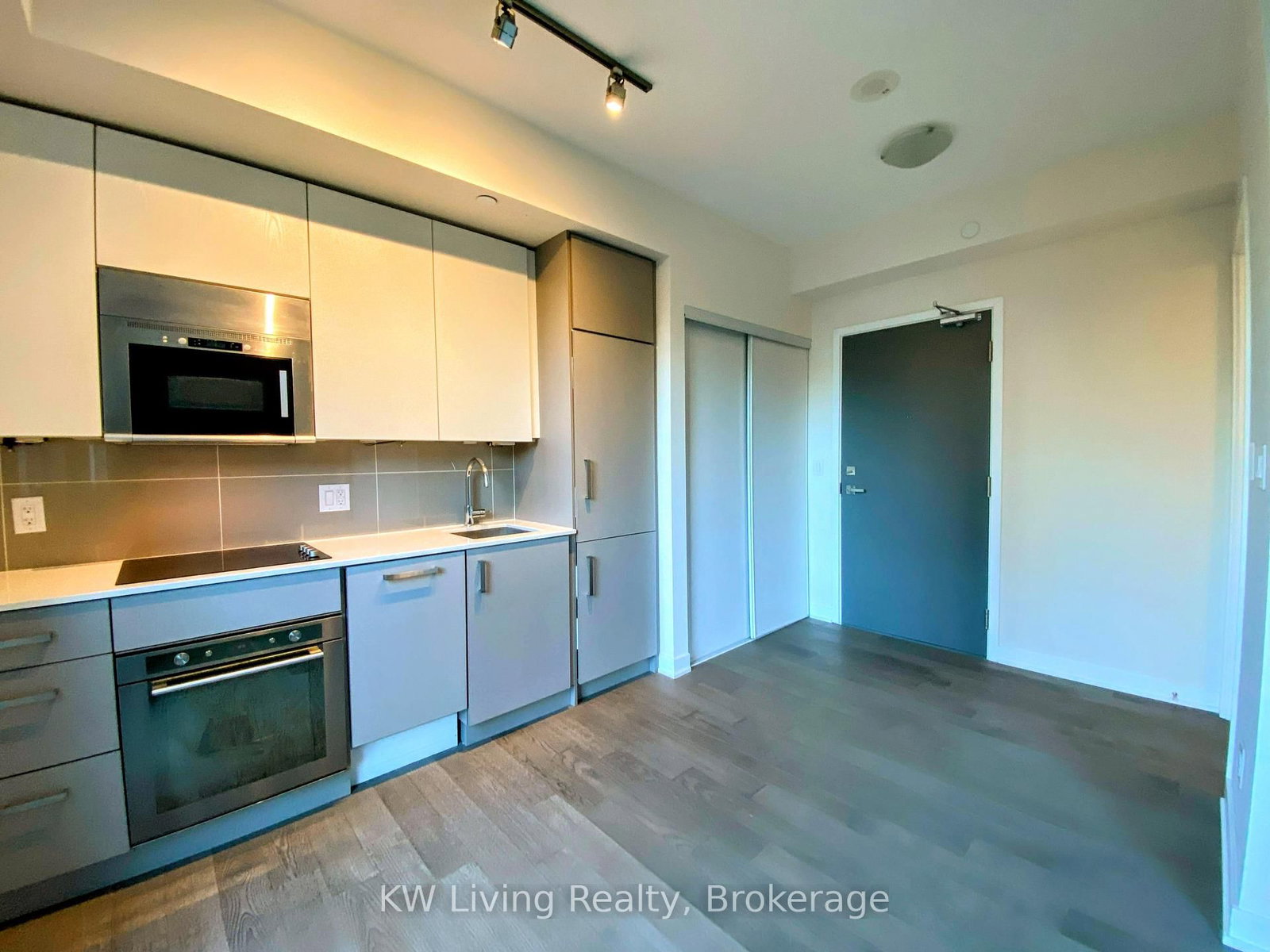 17 Dundonald Street, Unit 406 - Photo 15