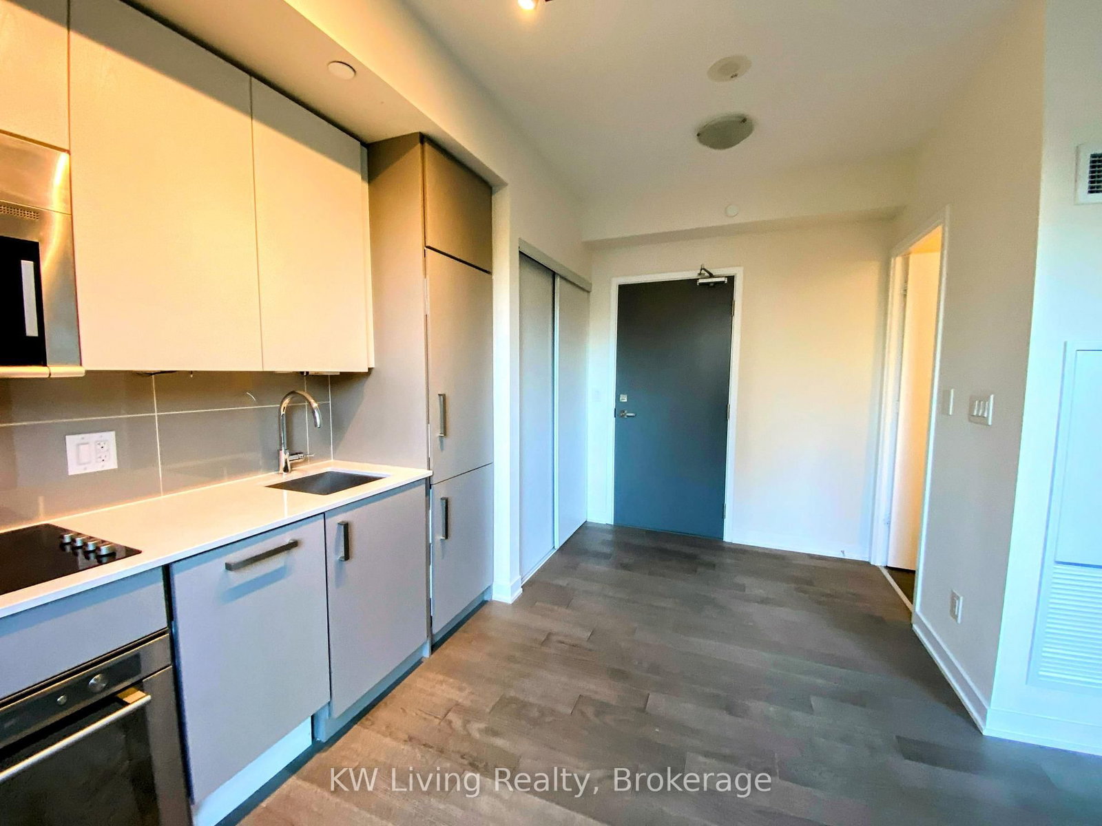 17 Dundonald Street, Unit 406 - Photo 16