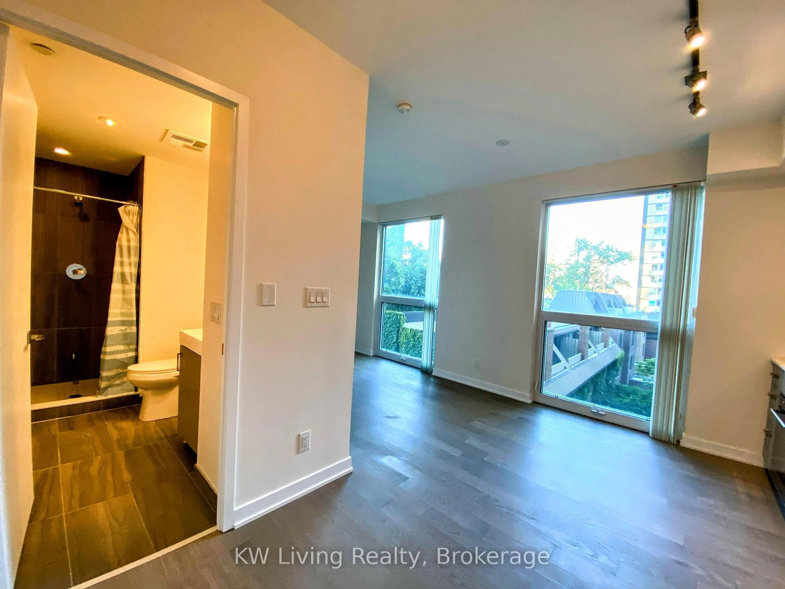 17 Dundonald Street, Unit 406 - Photo 17