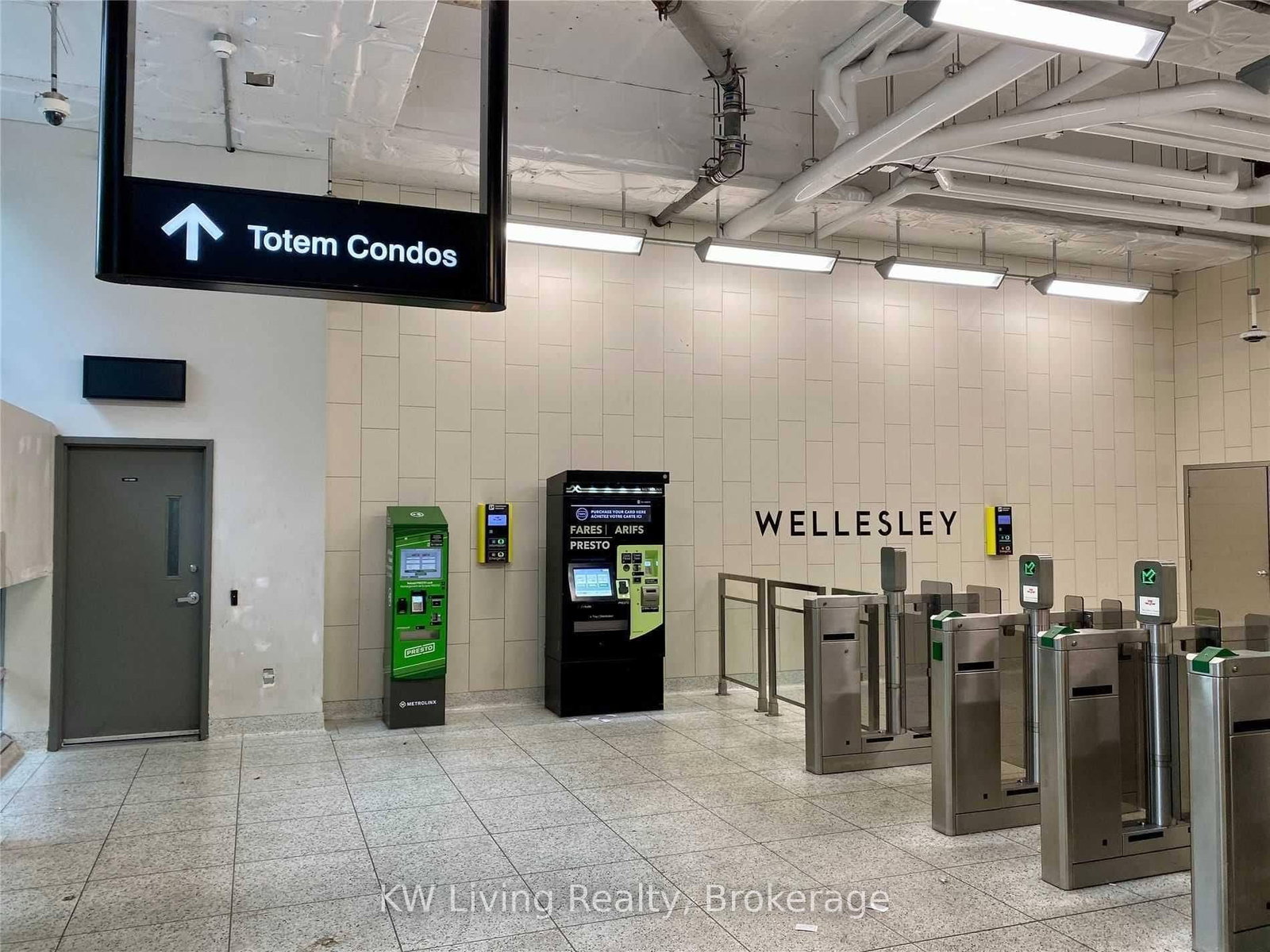 17 Dundonald Street, Unit 406 - Photo 5