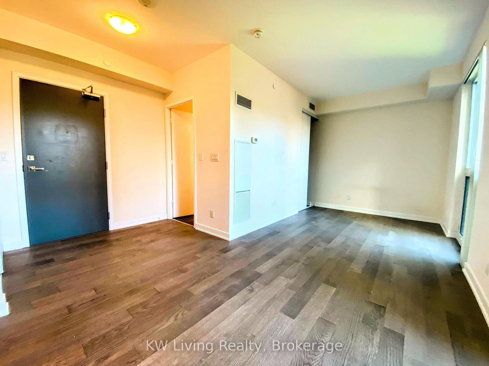 17 Dundonald Street, Unit 406 - Photo 8