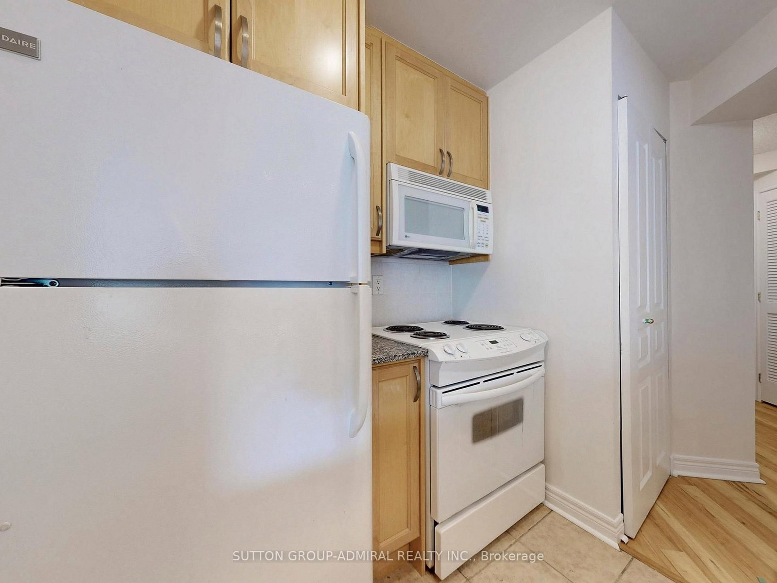 100 Hayden Street, Unit 812 - Photo 14