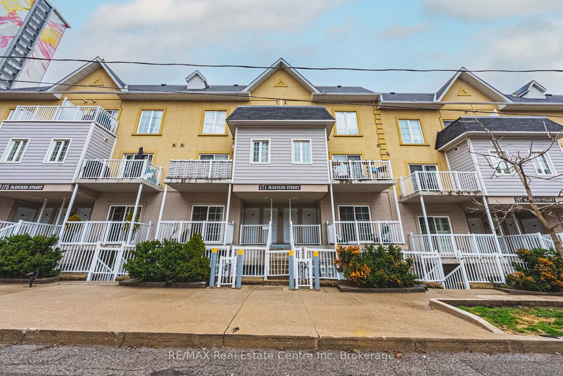 222 - 171 Bleecker St, Toronto, M4X 1L9 | Image 2