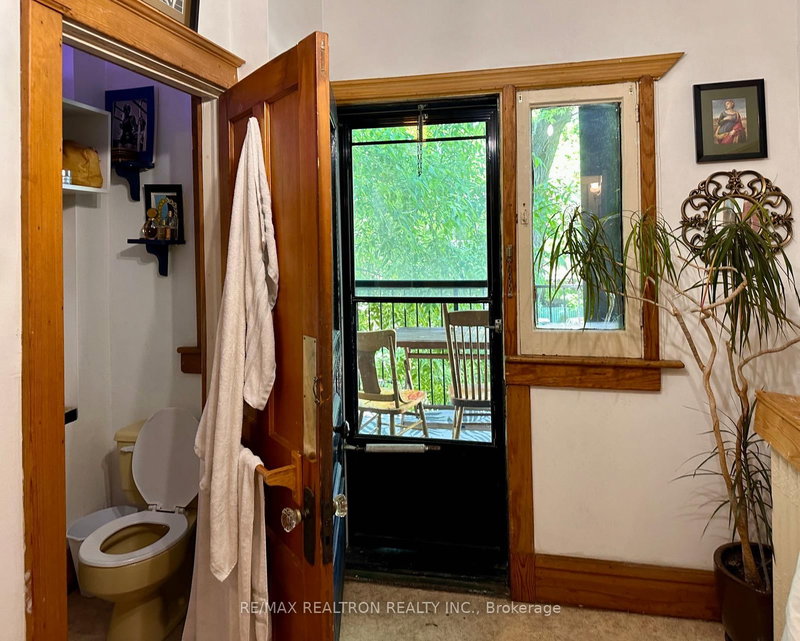 3 - 108 Admiral Rd, Toronto, M5R 2L6 | Image 2