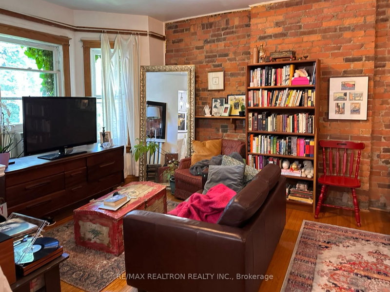 3 - 108 Admiral Rd, Toronto, M5R 2L6 | Image 3