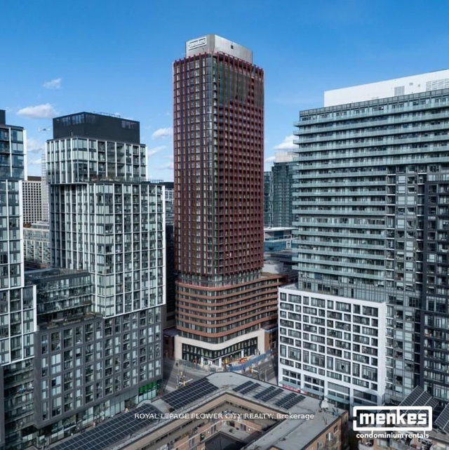 1915 - 180 Front Street E