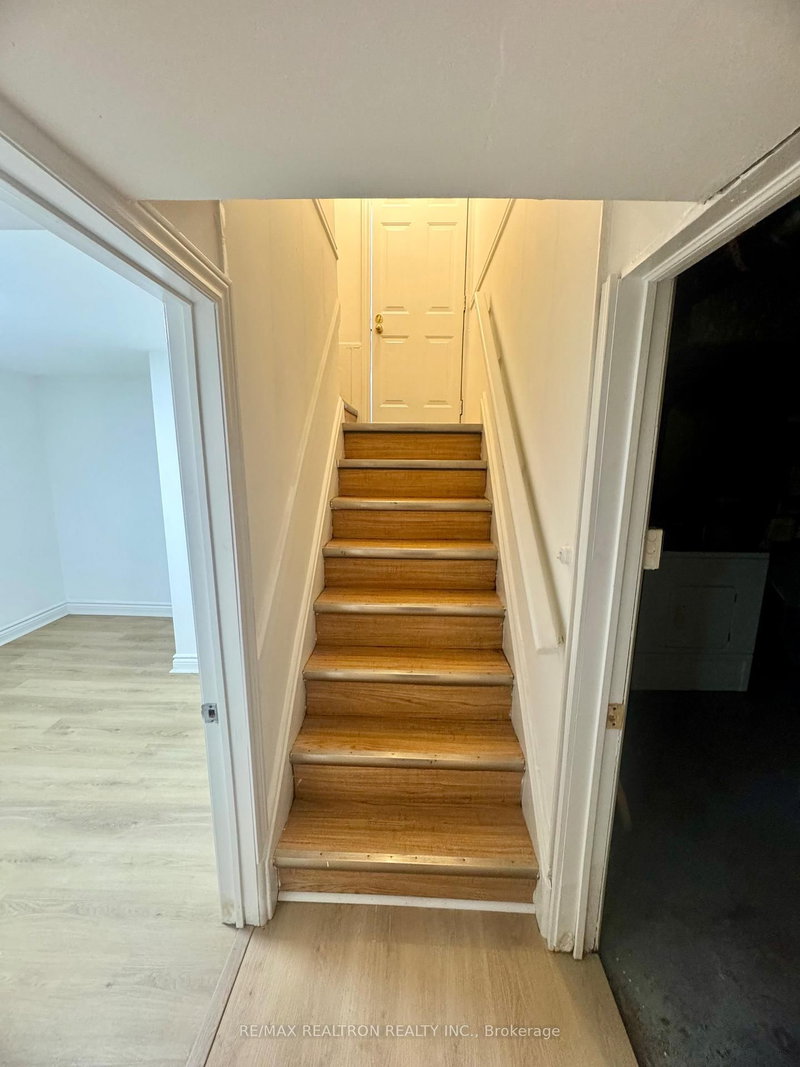 home for lease on 27 Lyndale Drive