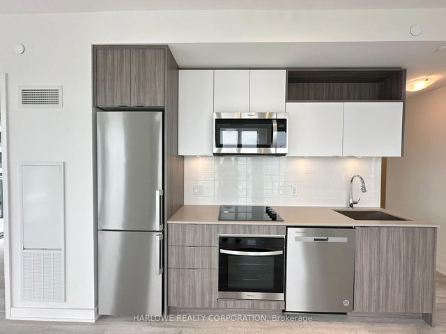 2417 W - 135 Lower Sherbourne Street