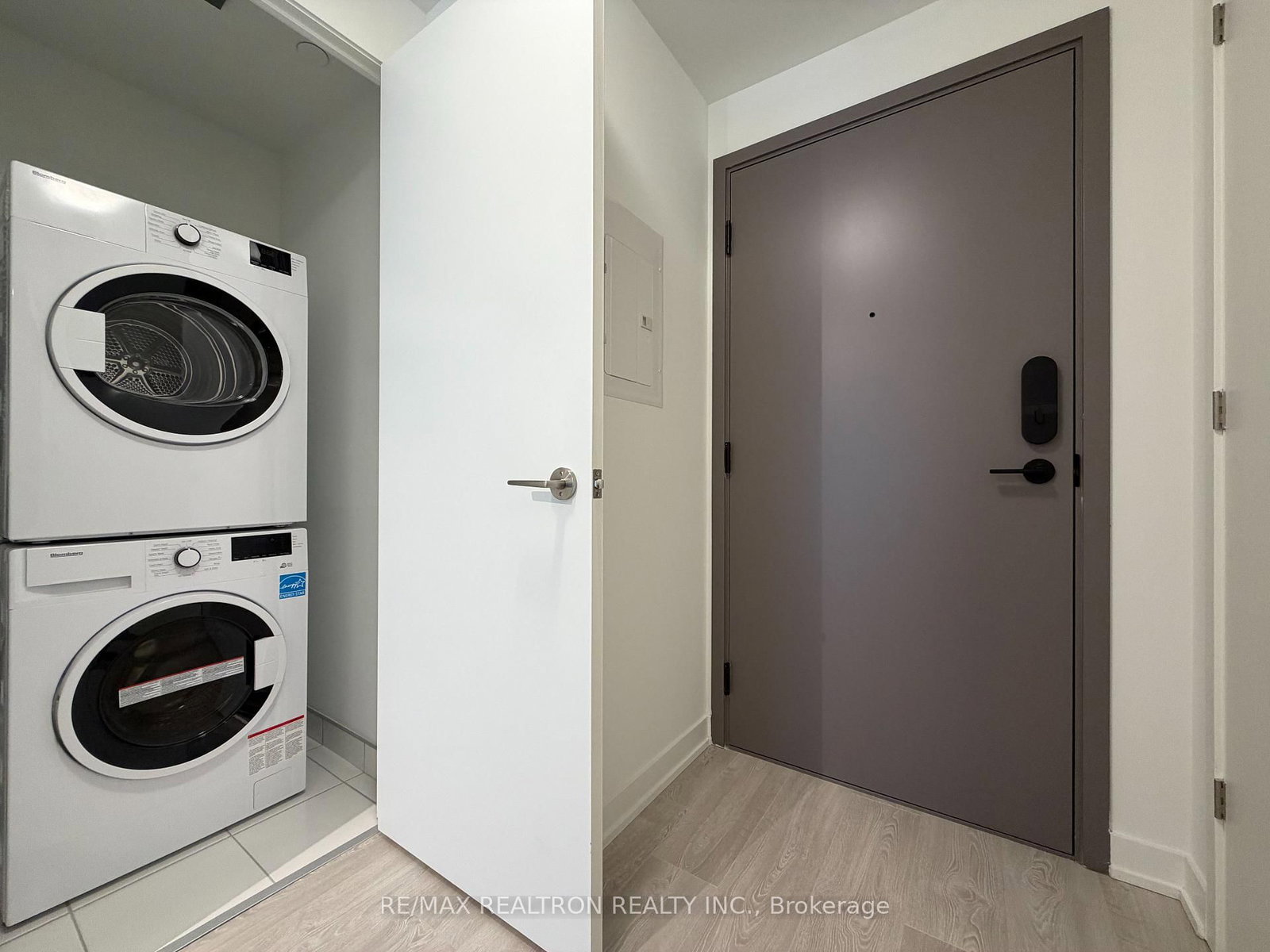 634 Church Street, Unit 2011 - Photo 3