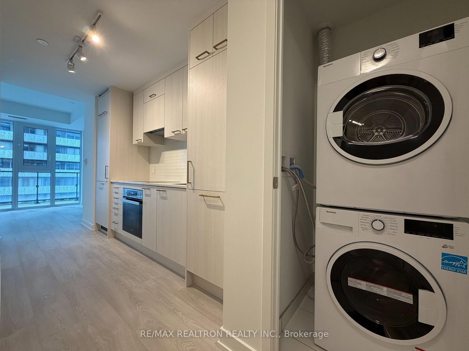 634 Church Street, Unit 2011 - Photo 4