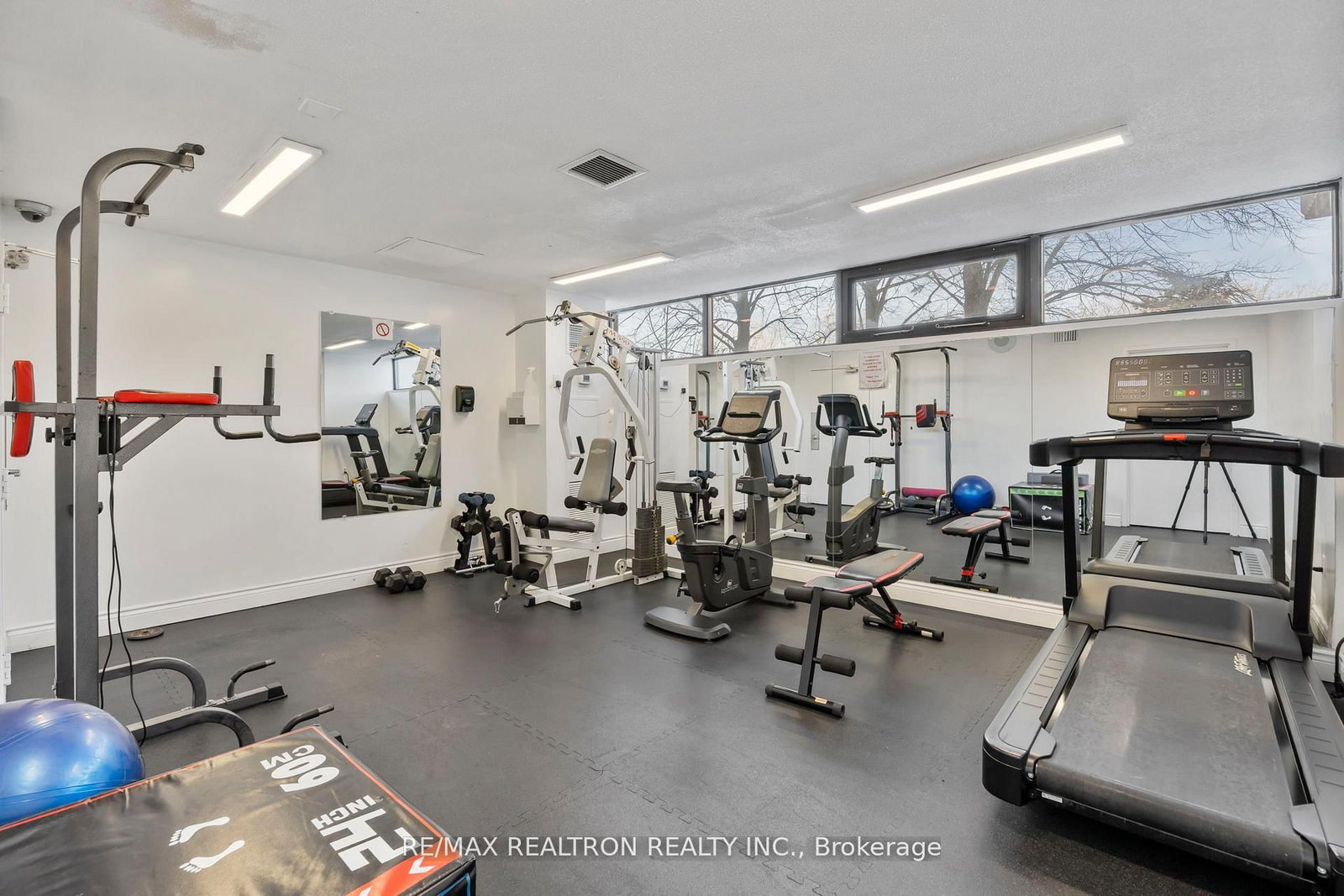 100 Antibes Drive, Unit 801 - Photo 10