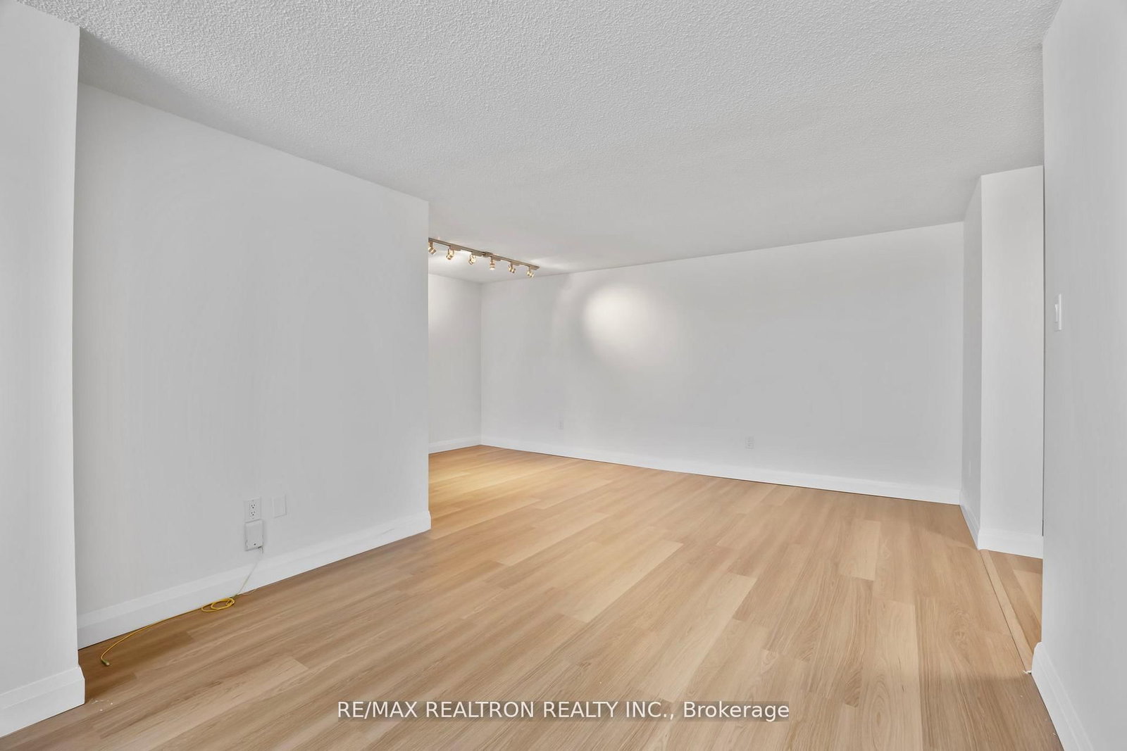 100 Antibes Drive, Unit 801 - Photo 3