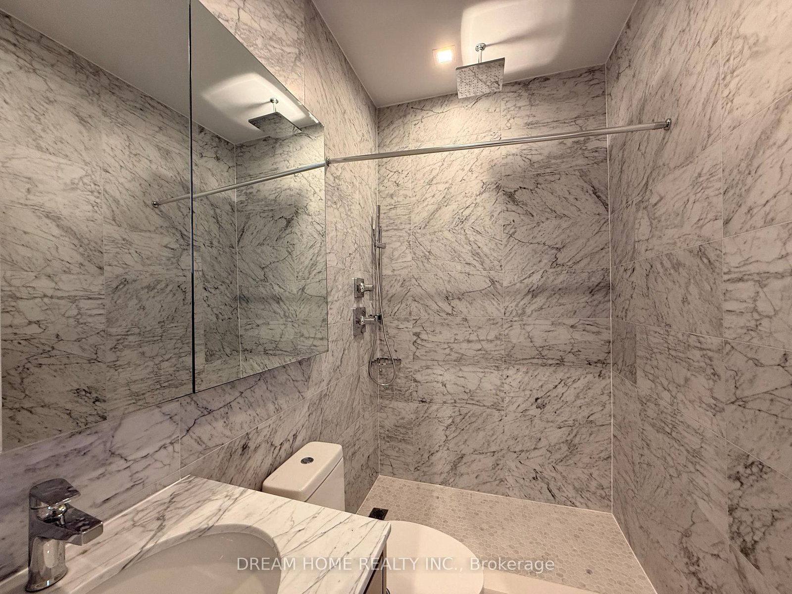 29 Green Trail Court, Unit 206 - Photo 10