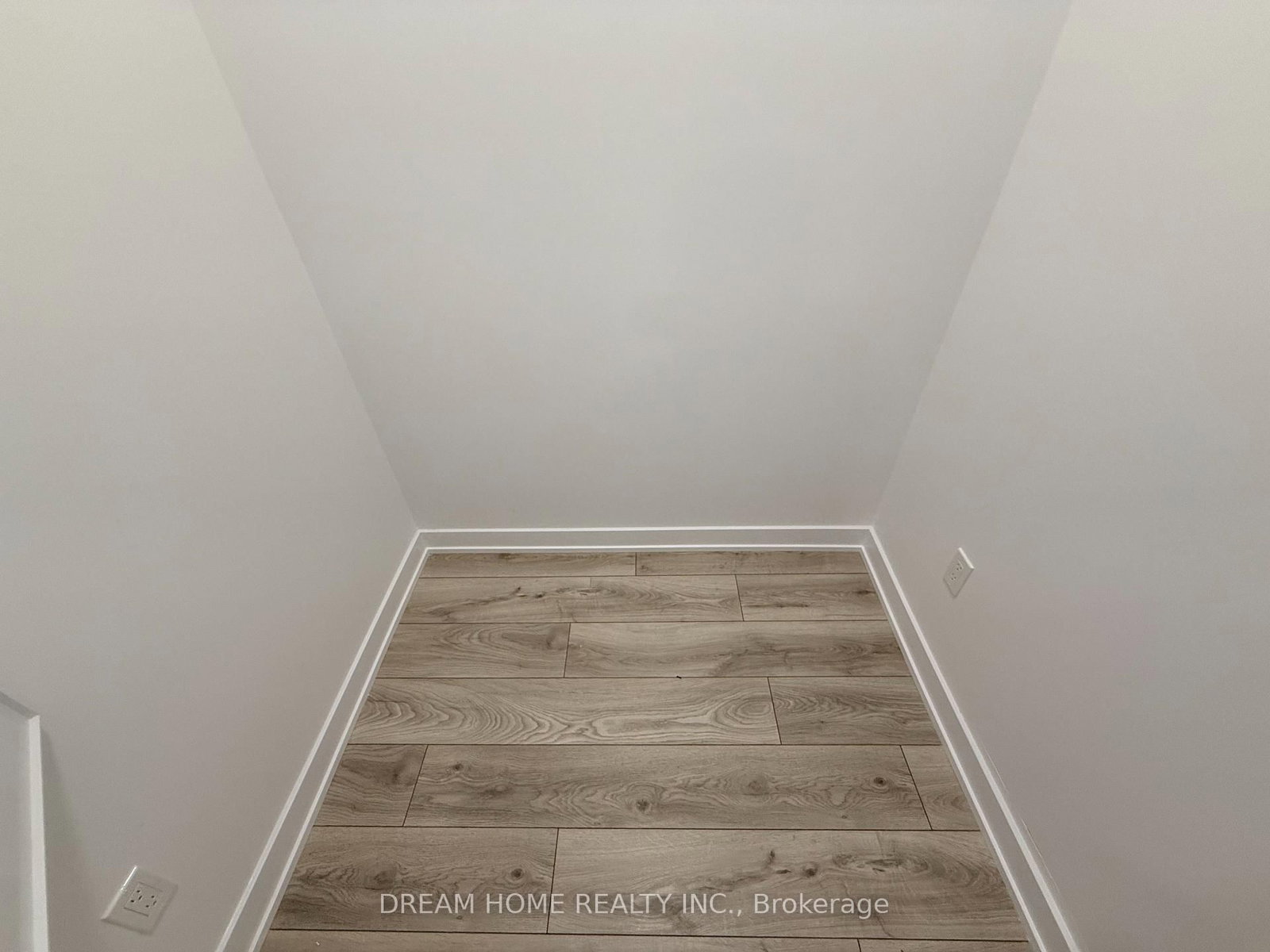 29 Green Trail Court, Unit 206 - Photo 12