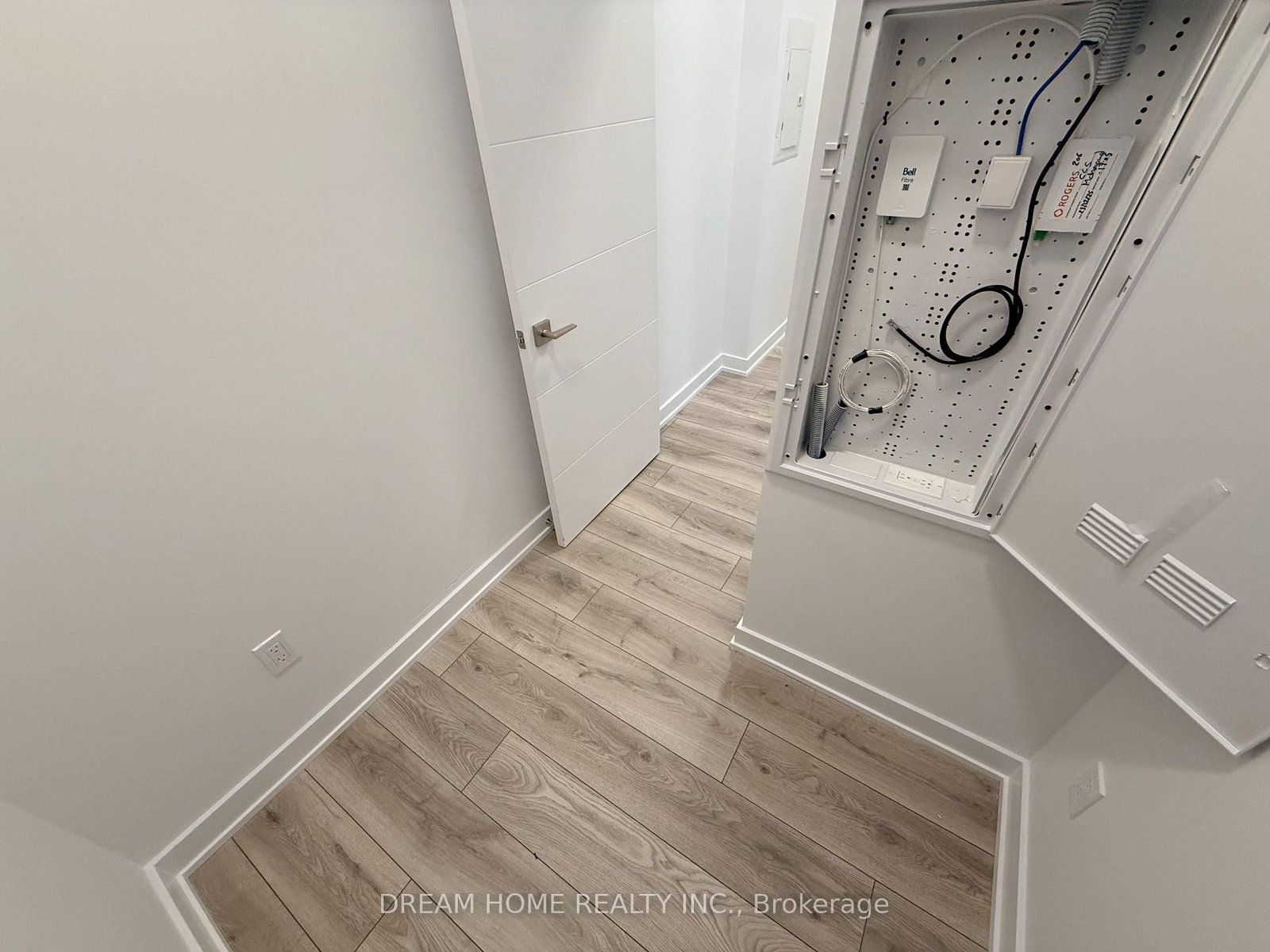 29 Green Trail Court, Unit 206 - Photo 13