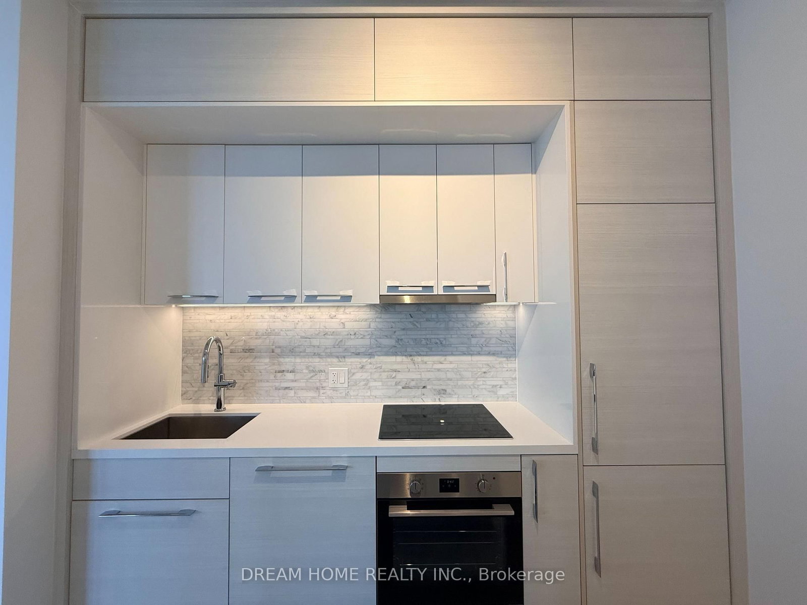 29 Green Trail Court, Unit 206 - Photo 2