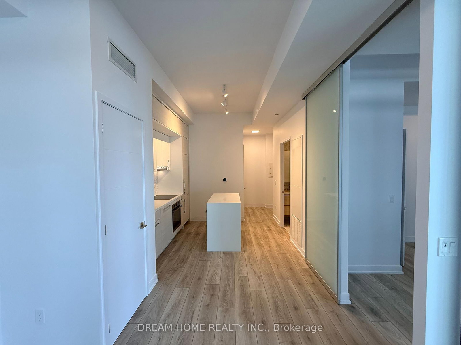29 Green Trail Court, Unit 206 - Photo 5