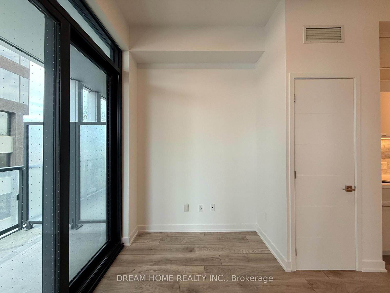 29 Green Trail Court, Unit 206 - Photo 6