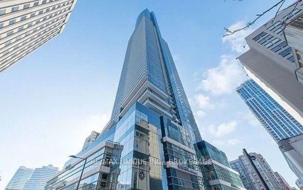 3807 - 386 Yonge Street