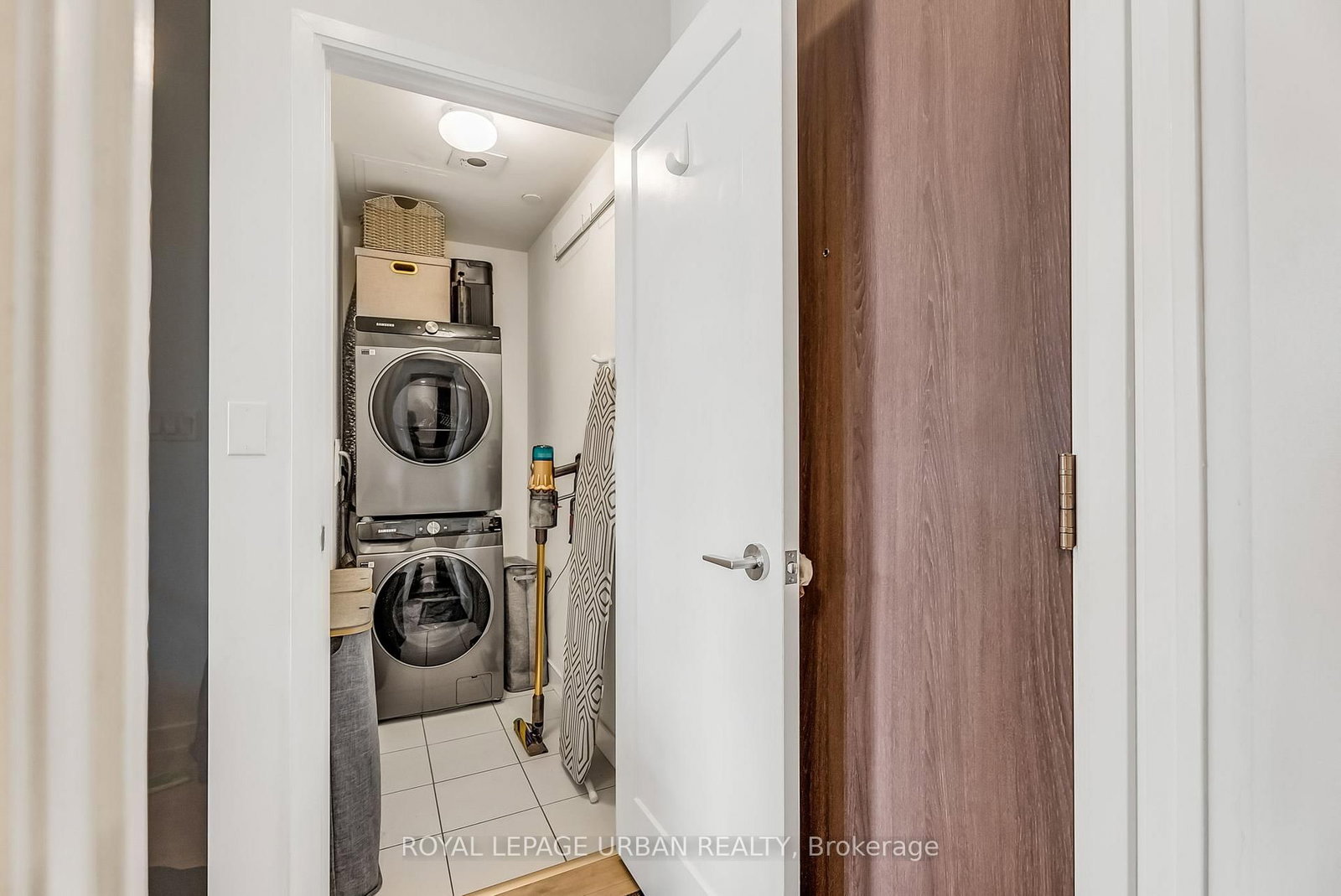 27 Bathurst Street, Unit 611 - Photo 22
