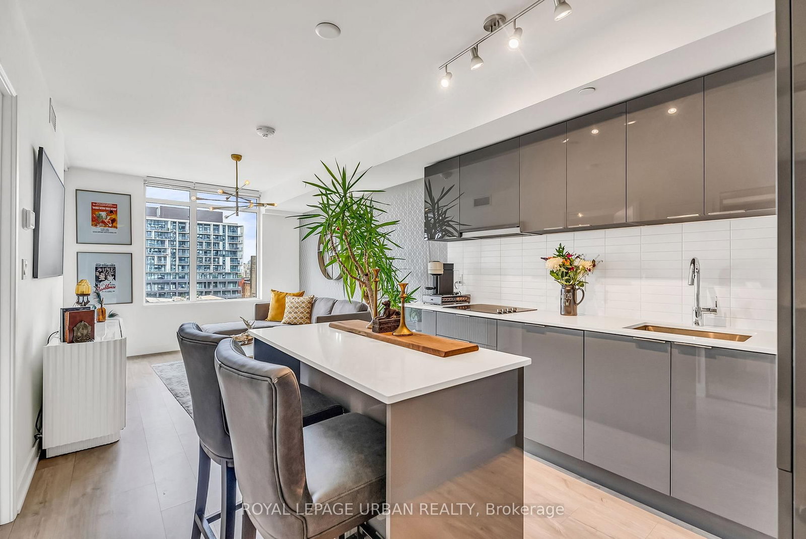 27 Bathurst Street, Unit 611 - Photo 8