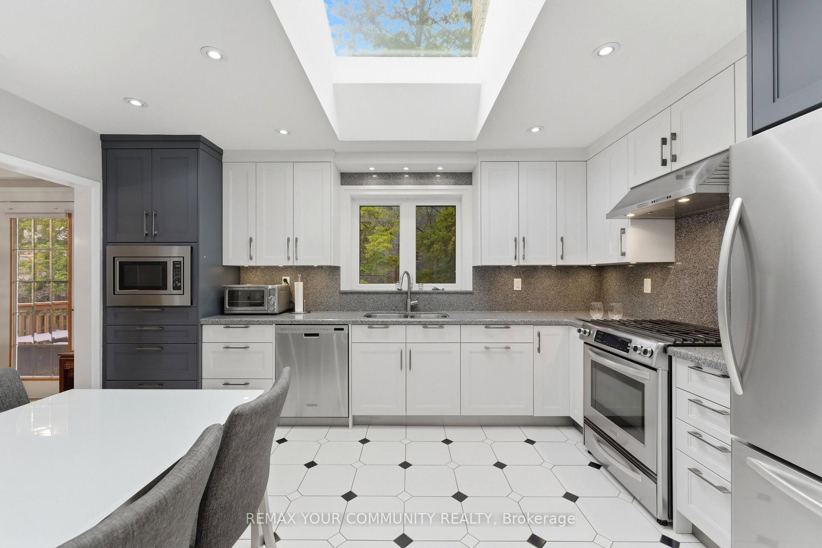 22 Marathon Crescent - Photo 12