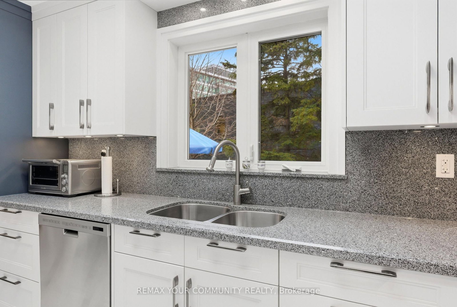 22 Marathon Crescent - Photo 15