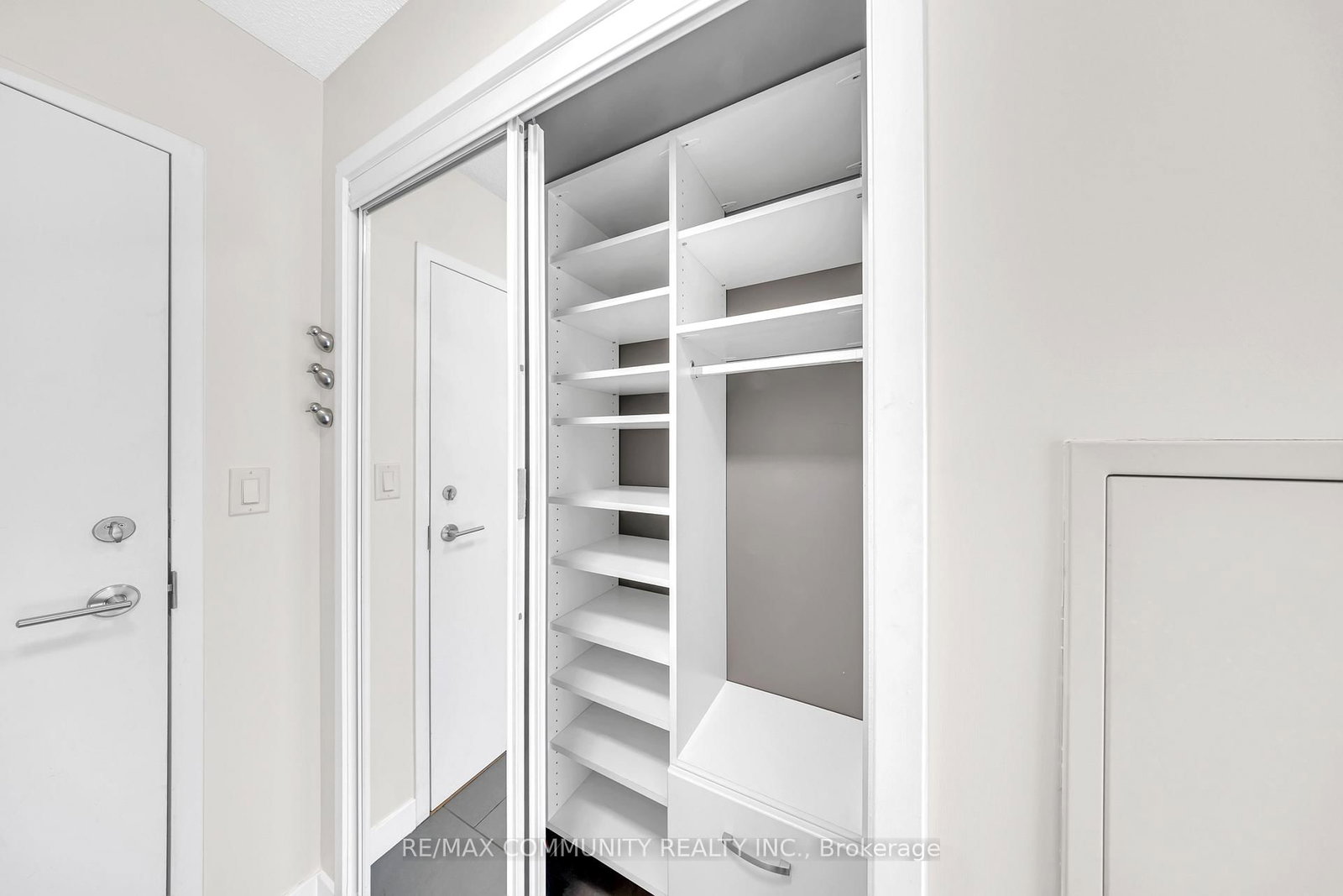 15 Brunel Court, Unit 321 - Photo 6