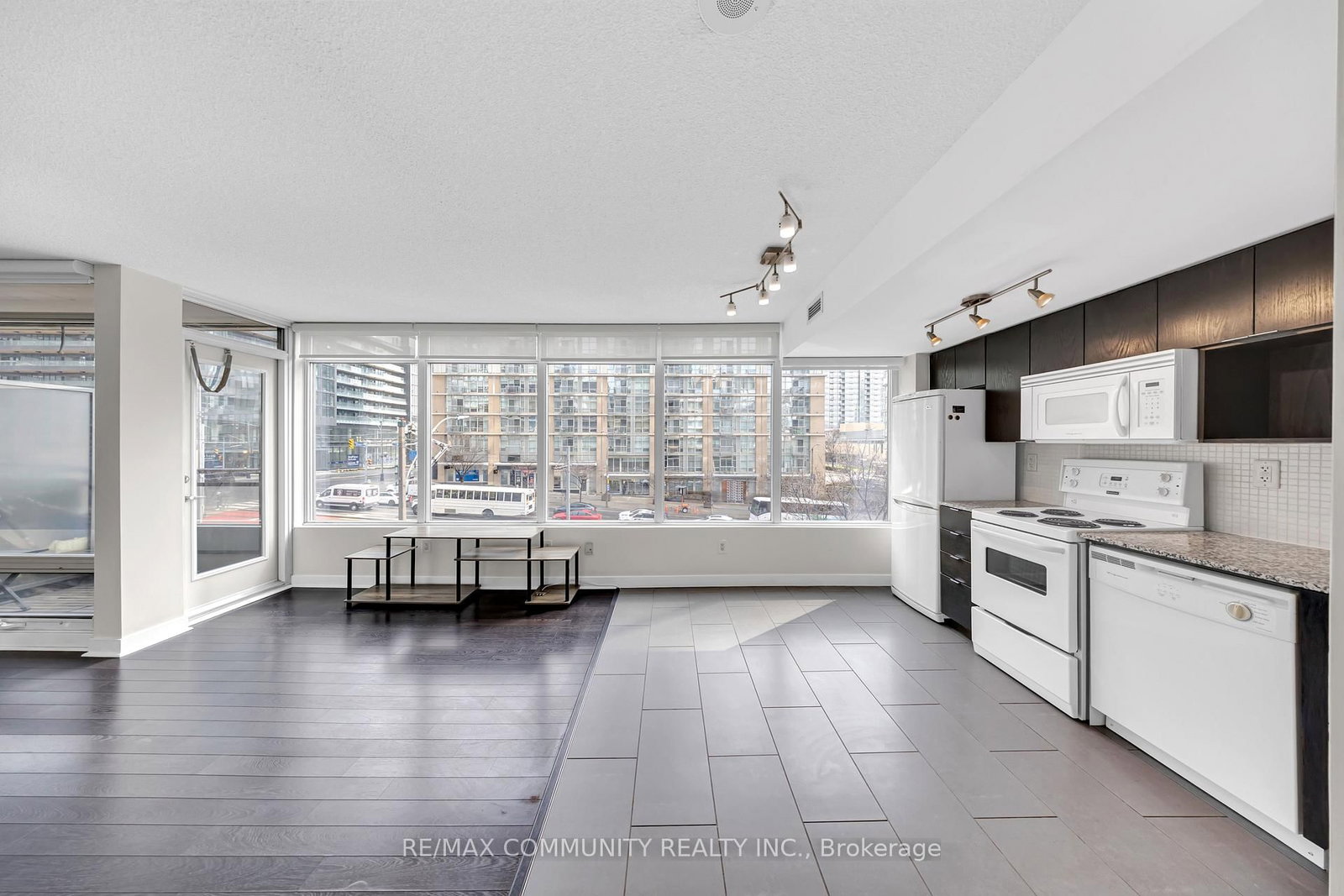 15 Brunel Court, Unit 321 - Photo 7