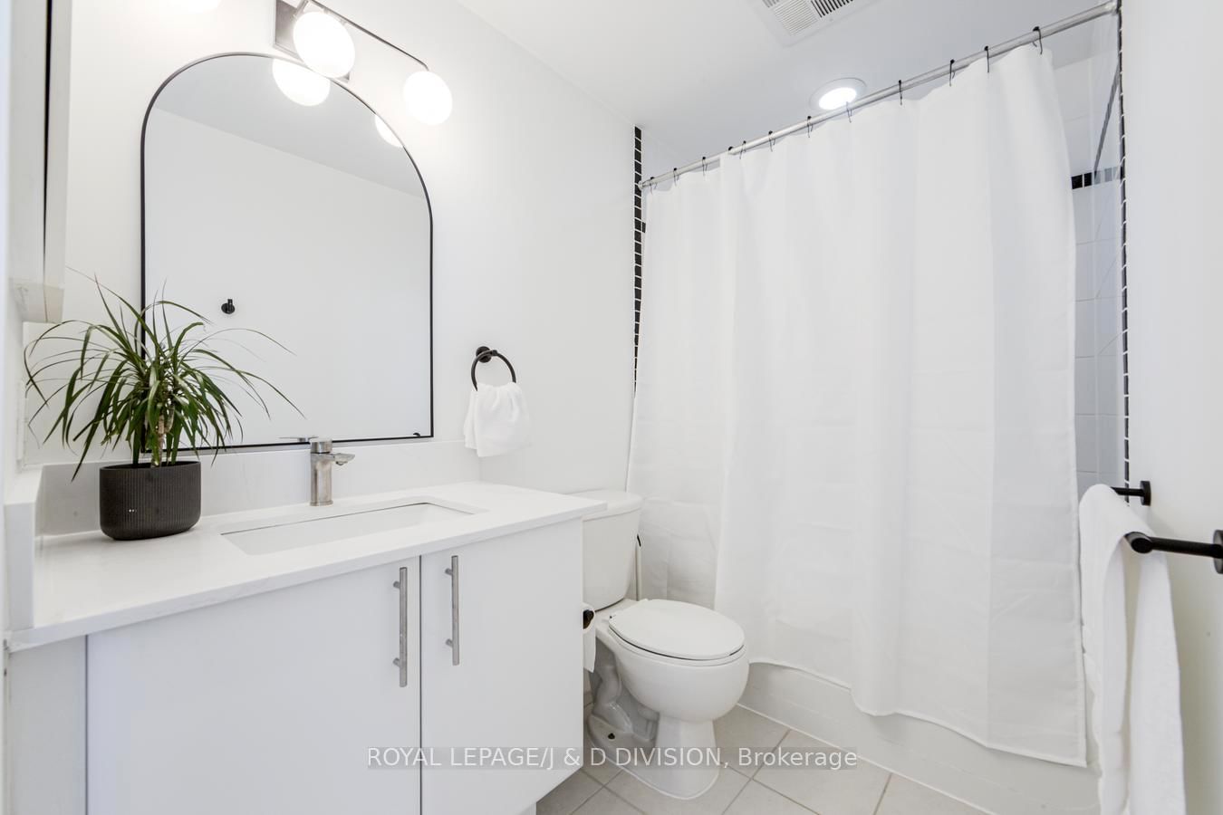 33 Sheppard Avenue E, Unit 3100 - Photo 16